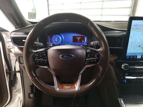 Used 2021 Ford Explorer King Ranch w/ Premium Technology Package AWD/4WD image 5