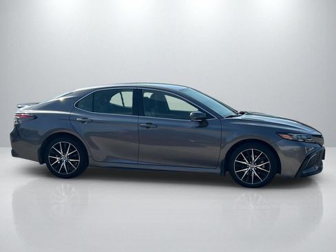 Used 2023 Toyota Camry SE FWD image 4