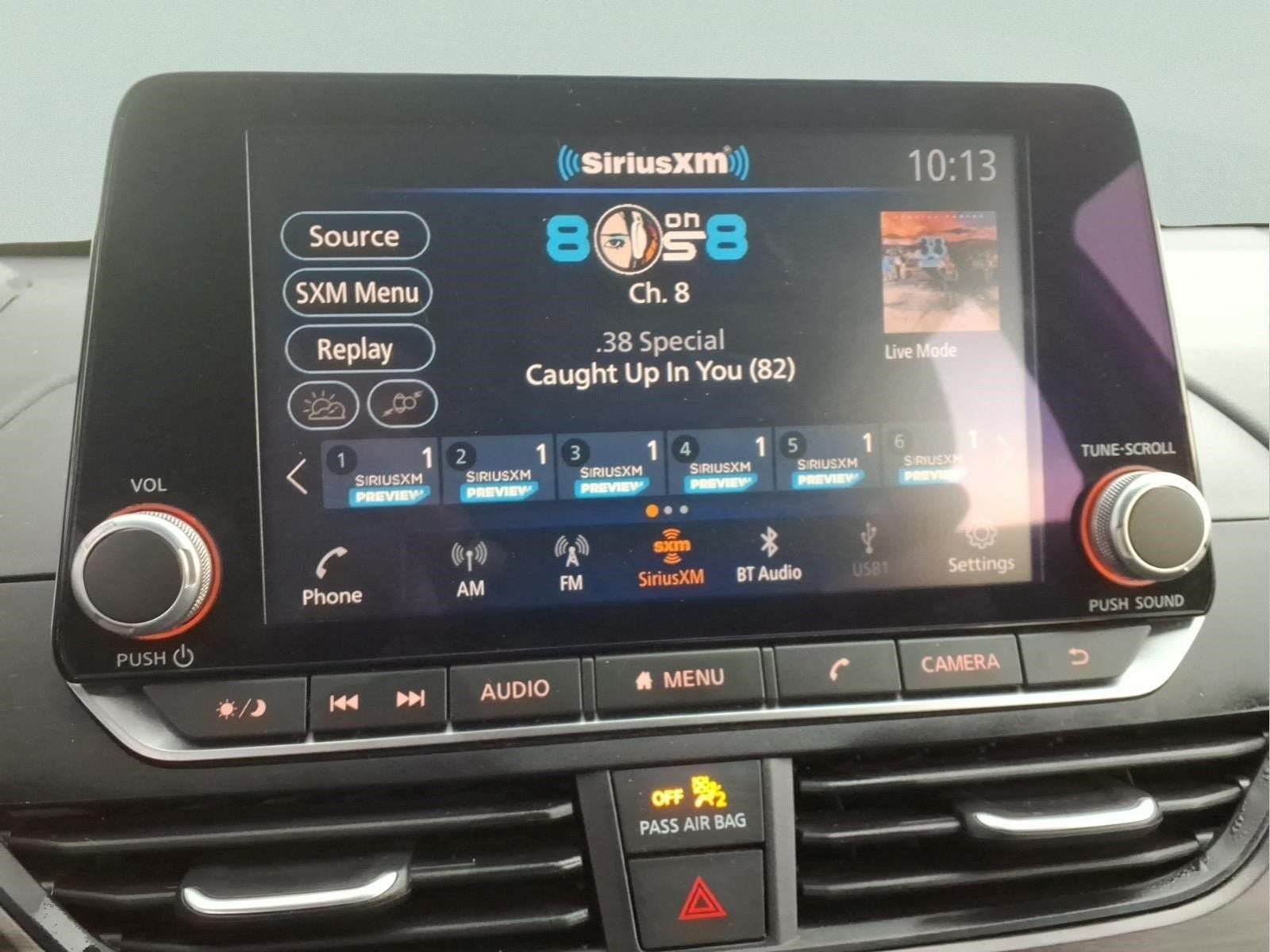 Used 2025 Nissan Altima 2.5 SV FWD image 9