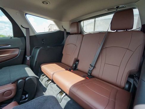 Used 2021 Buick Enclave Avenir w/ Avenir Technology Package image 37