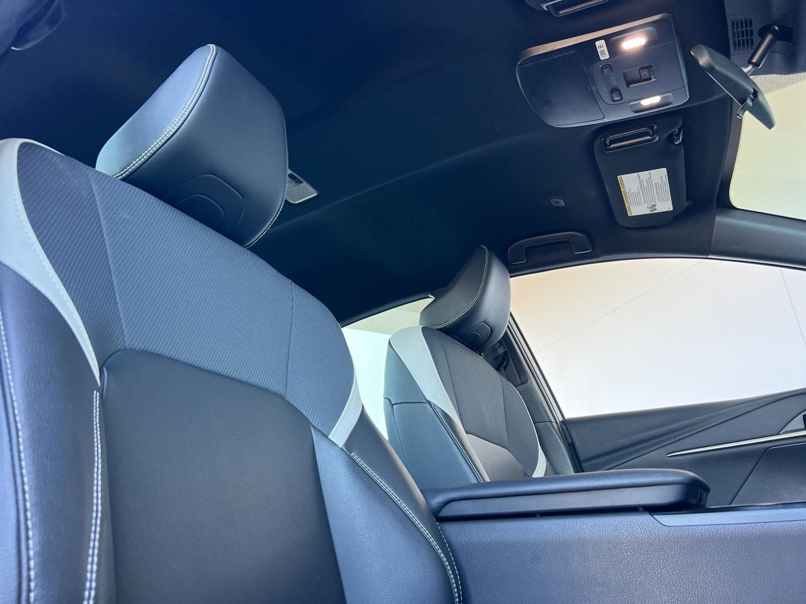 Used 2025 Toyota Camry SE FWD image 16
