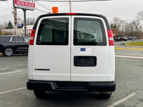 Used 2017 Chevrolet Express 2500 image 5
