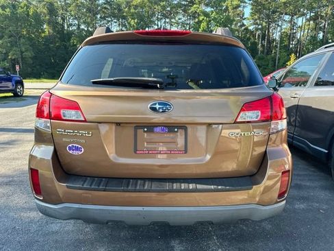 Used 2013 Subaru Outback 2.5i Limited AWD/4WD image 5