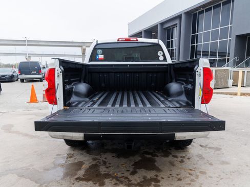 Used 2018 Toyota Tundra SR5 image 11