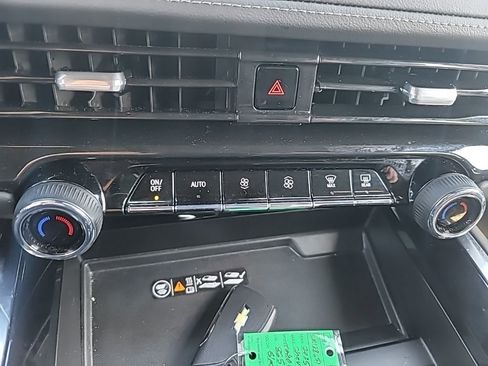 Used 2025 Chevrolet Tahoe Z71 image 22