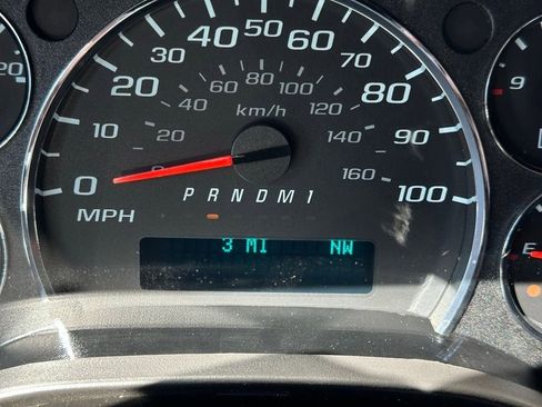 New 2025 Chevrolet Express 3500 LS image 4