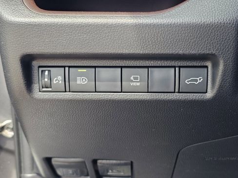 Used 2019 Toyota RAV4 Limited w/ Advanced Technology Package FWD image 22