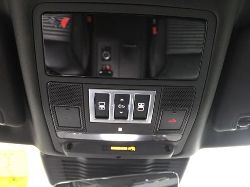 Used 2021 Land Rover Discovery S R-Dynamic AWD/4WD image 47