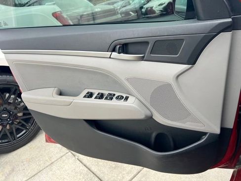 Used 2017 Hyundai Elantra SE w/ SE A/T Tech Package 03 FWD image 16