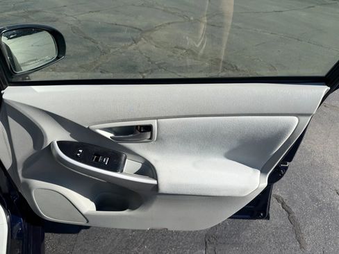 Used 2014 Toyota Prius Two image 16