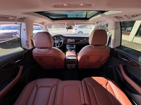 Used 2022 Audi Q8 Premium Plus image 9