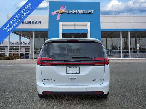 Used 2024 Chrysler Pacifica Limited FWD image 7