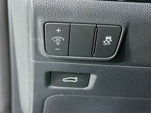 Used 2025 Kia K5 LXS image 17