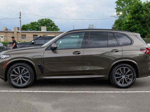 Used 2024 BMW X5 xDrive50e w/ M Sport Package AWD/4WD image 4