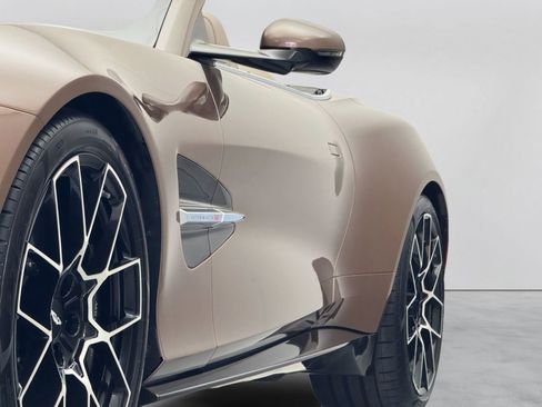New 2026 Aston Martin Vanquish Convertible RWD image 44