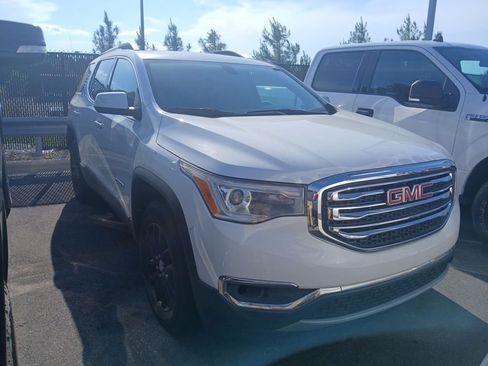 Used 2019 GMC Acadia SLT FWD image 2