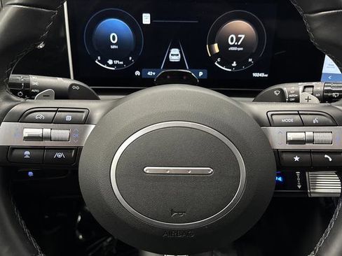 Used 2025 Hyundai Tucson Limited image 17