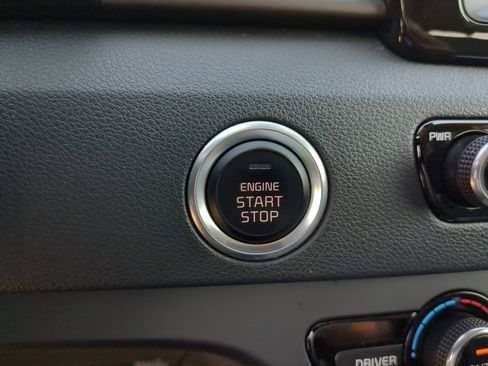 Certified 2019 Kia Niro LX image 29