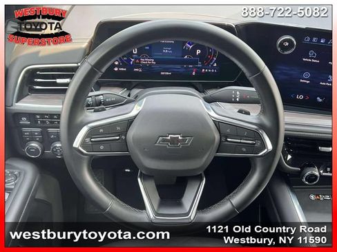 Used 2025 Chevrolet Suburban Z71 AWD/4WD image 17