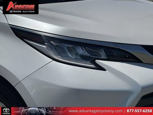 Certified 2023 Toyota Sienna Limited AWD/4WD image 12