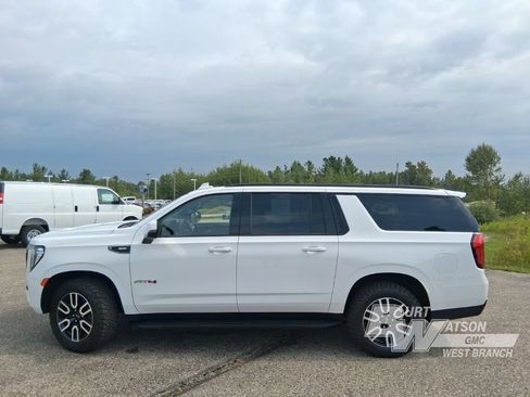 Used 2023 GMC Yukon XL AT4 w/ Max Trailering Package AWD/4WD image 3