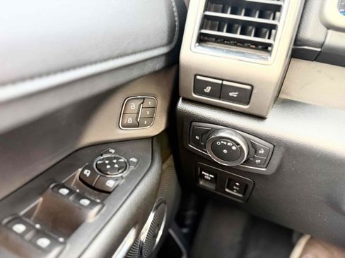 Used 2019 Ford Expedition XLT w/ Equipment Group 202A RWD image 41