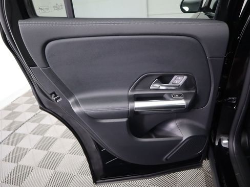 Certified 2025 Mercedes-Benz GLA 250 image 26