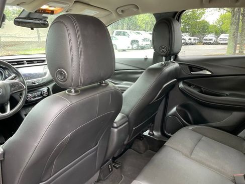 Used 2022 Buick Encore GX Select FWD image 27