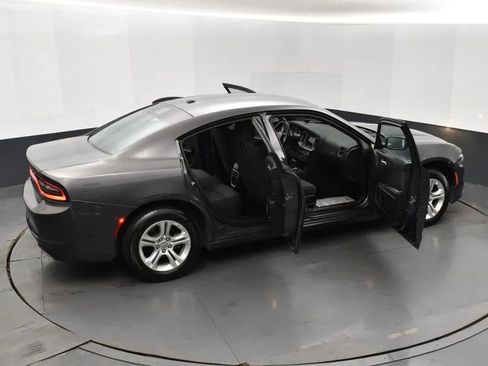 Used 2022 Dodge Charger SXT RWD image 6
