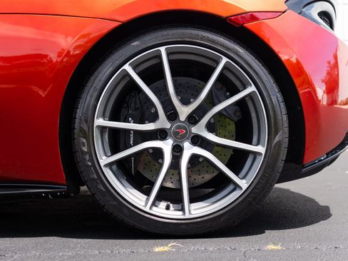 Used 2018 McLaren 570S RWD image 25