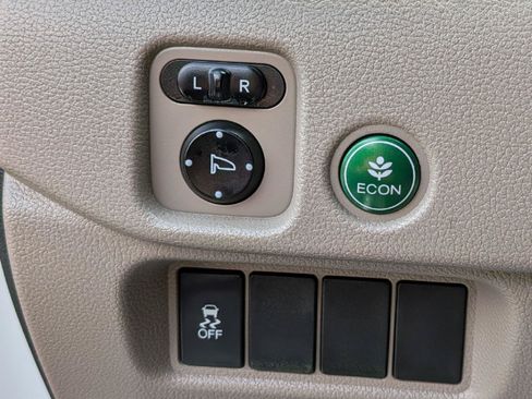 Used 2017 Honda Pilot EX image 16