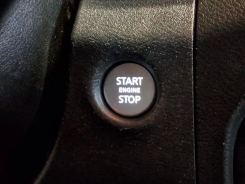 Used 2022 Nissan Frontier SV w/ Technology Package AWD/4WD image 26