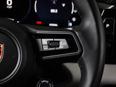 Certified 2025 Porsche Macan Electric image 16