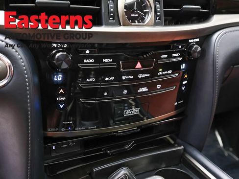 Used 2018 Lexus LX 570 4WD w/ Luxury Package image 18
