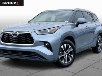 Used 2022 Toyota Highlander XLE
