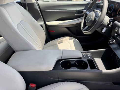 Used 2025 Hyundai Sonata SEL FWD image 8
