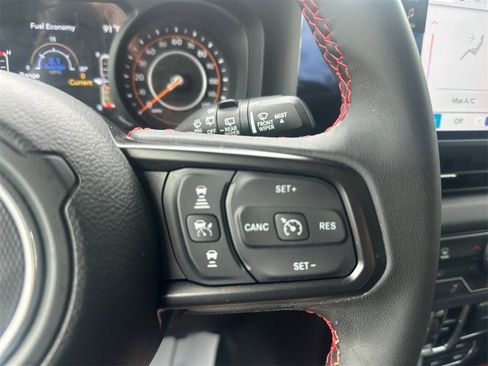 Used 2024 Jeep Wrangler Unlimited Rubicon image 32