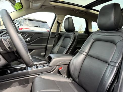 Certified 2024 Lincoln Corsair AWD w/ Equipment Group 101A image 7