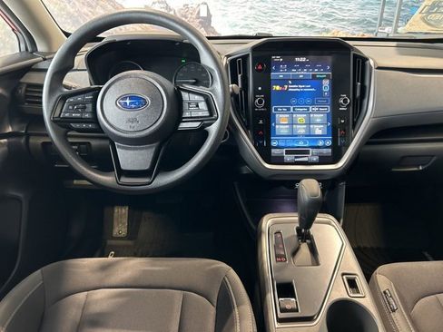 Used 2025 Subaru Crosstrek 2.0i Premium image 3