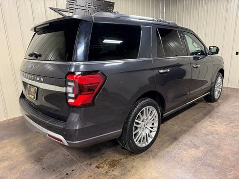 Used 2024 Ford Expedition Limited image 7