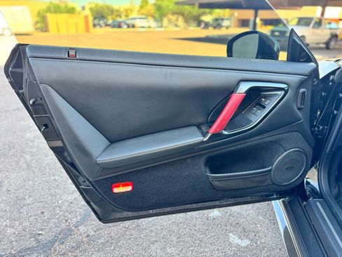 Used 2014 Nissan GT-R Black Edition image 14