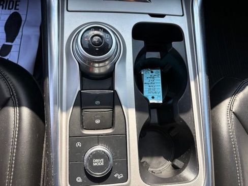 Used 2023 Ford Explorer XLT w/ Equipment Group 202A AWD/4WD image 23