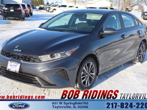 Used 2023 Kia Forte LXS image 1
