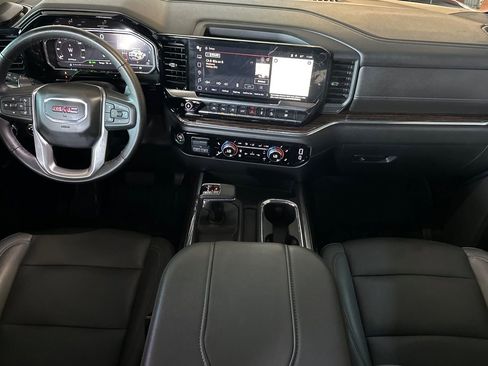 Used 2024 GMC Sierra 1500 Elevation w/ Elevation Premium Package AWD/4WD image 10