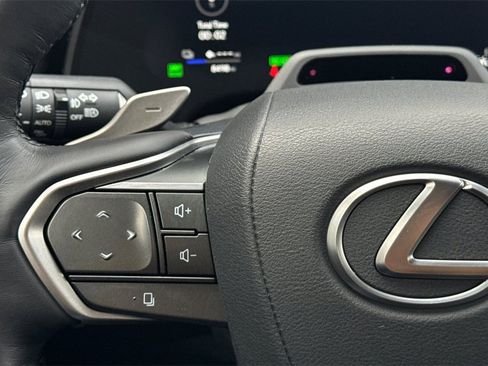 Used 2025 Lexus RX 450h AWD w/ Luxury Package image 28
