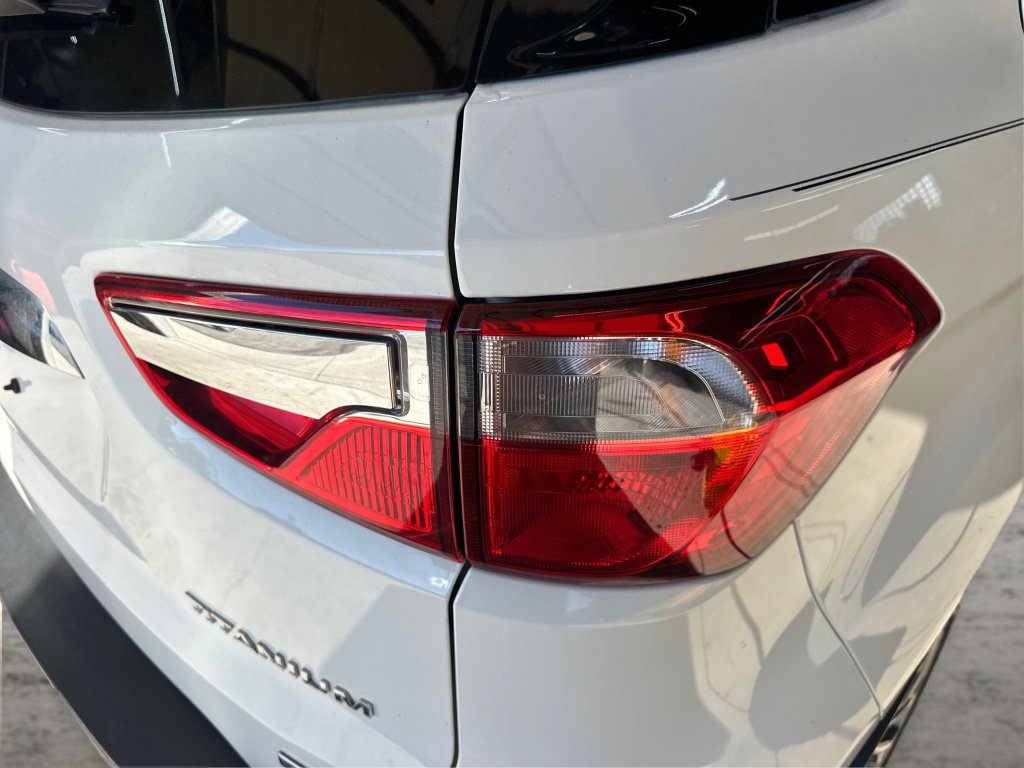 Used 2020 Ford EcoSport Titanium FWD image 22