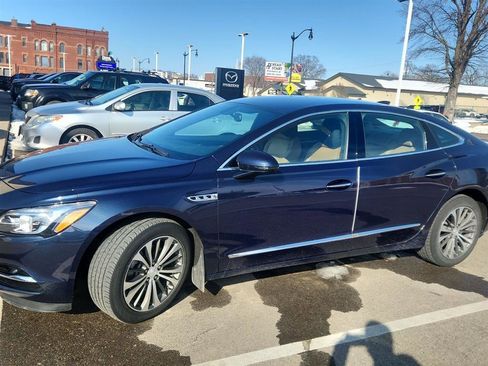 Used 2017 Buick LaCrosse Essence image 9