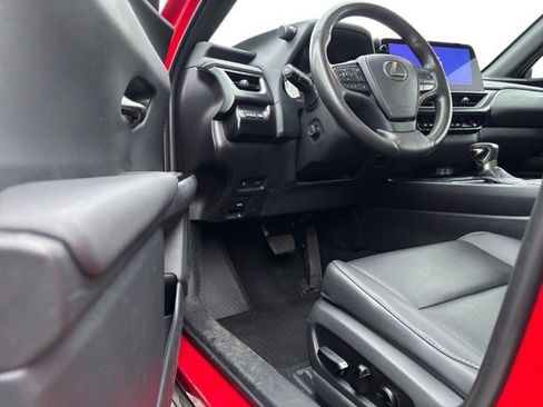 Used 2023 Lexus UX 250h AWD w/ Premium Package image 9