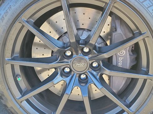 Used 2016 Ford Mustang Shelby GT350 w/ Technology Package image 34