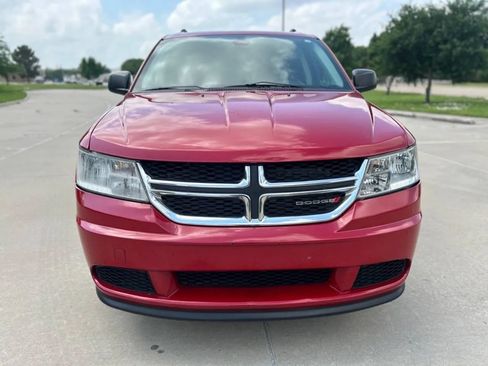 Used 2019 Dodge Journey SE FWD image 3